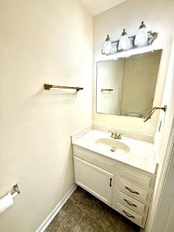 1st Floor 1/2 Bath